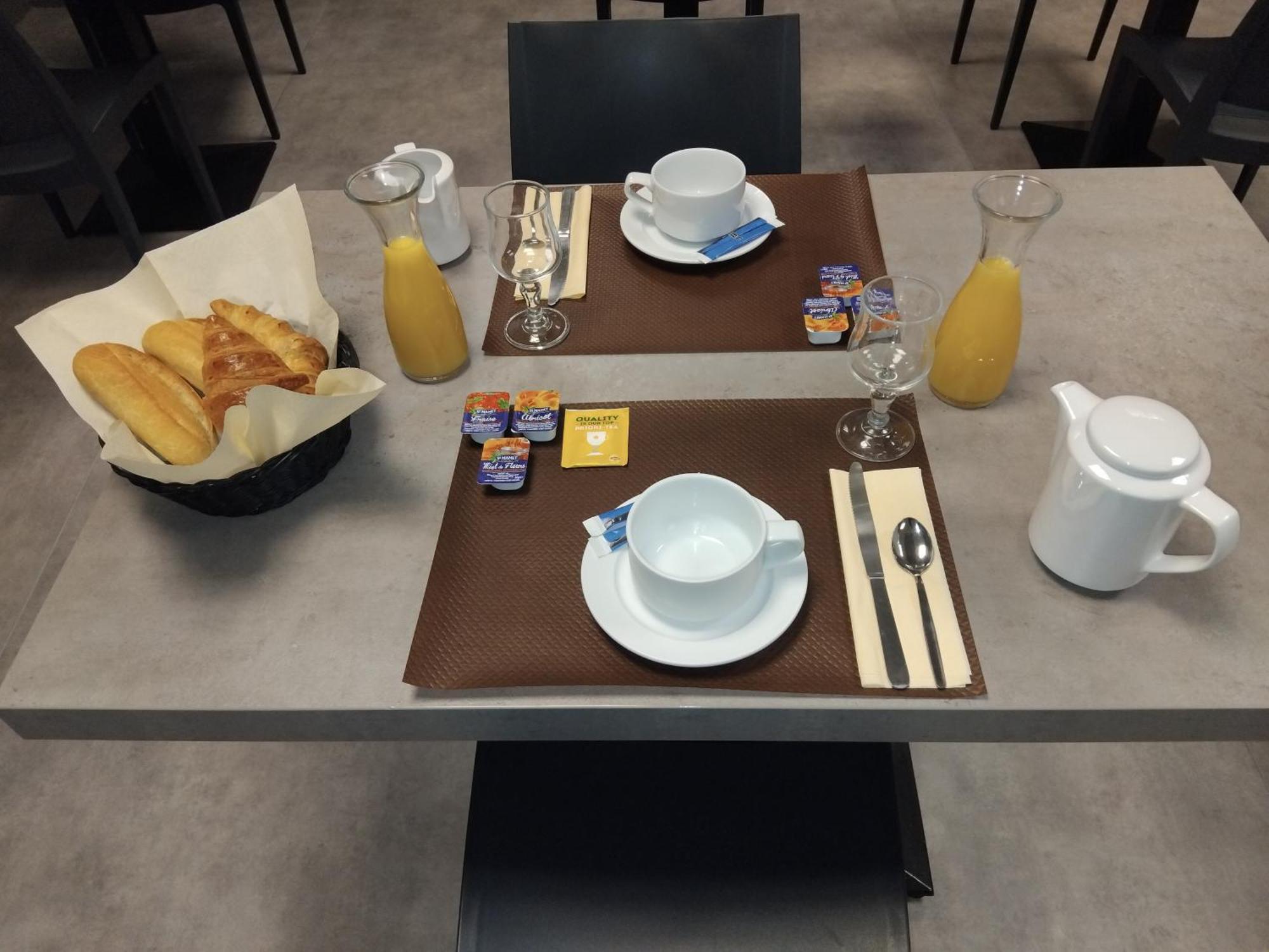 Be Myhotel Évreux Esterno foto